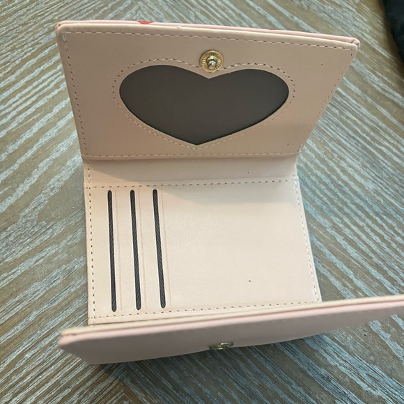 Wallet - Picture 2 of 5